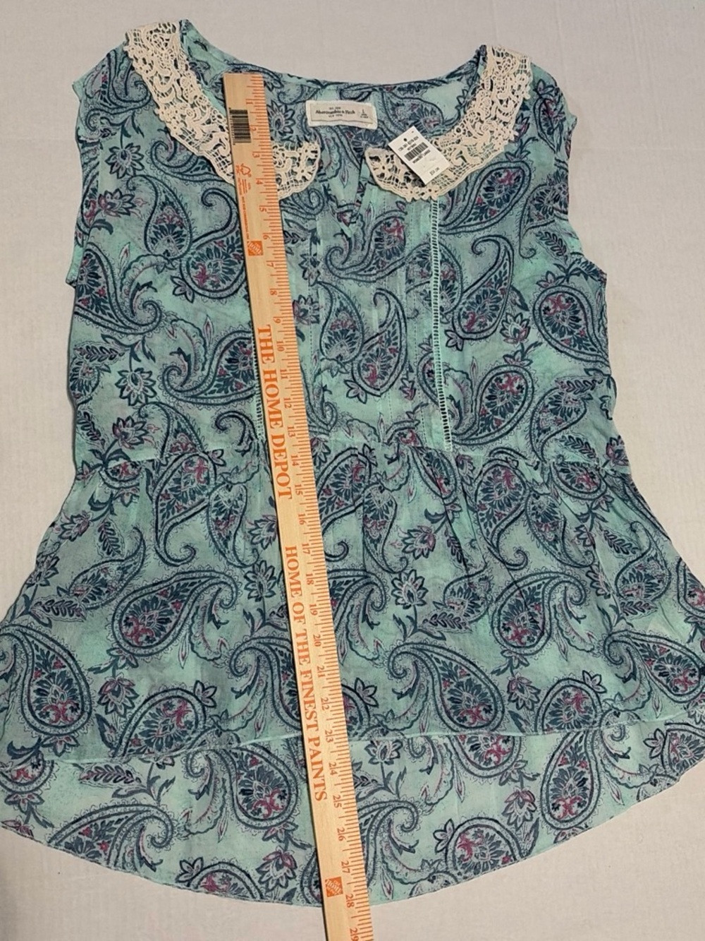 Abercrombie & Fitch Light Teal Paisley Lace-Collar Tank size L NWT